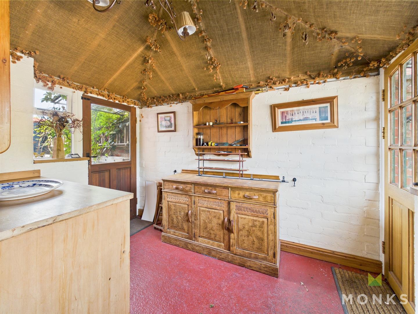 Ivy House Station Road, Oswestry, SY11 4BT For Sale